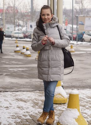 Скромница разделась перед камерой