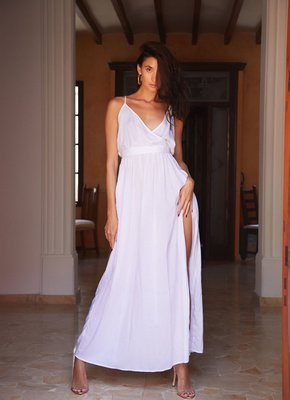 Худенькая высокая девушка с плоскими сиськами