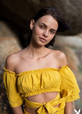 Красотуля на побережье