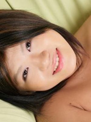 Смазливая девчушка Мутсуми Инамори